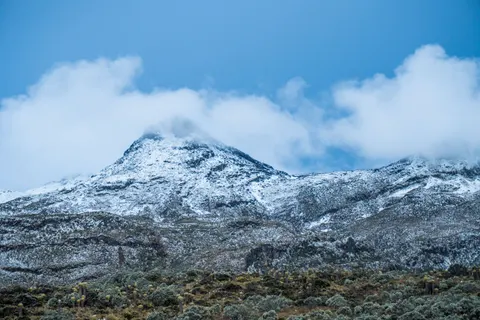 Snowy Volcano 4K Wallpaper · mountains · 3840×2560