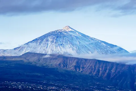 Snowy Volcano 4K Wallpaper · mountains · 3840×2563