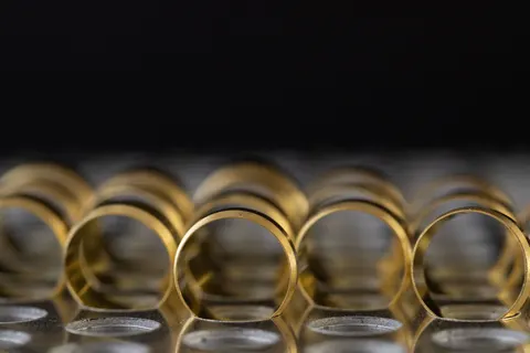 Liquid Gold 4K Wallpaper · abstract · 3840×2560