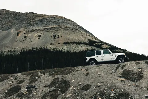 Off-Road 4K Wallpaper · cars · 3840×2561