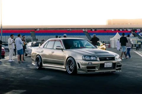 Race Car 4K Wallpaper · cars · 3840×2560