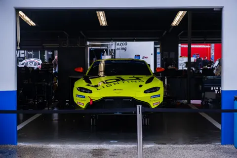 Race Car 4K Wallpaper · cars · 3840×2560