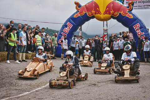 Race Car 4K Wallpaper · cars · 3840×2560