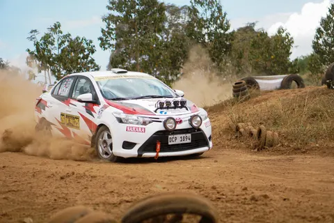 Race Car 4K Wallpaper · cars · 3840×2560