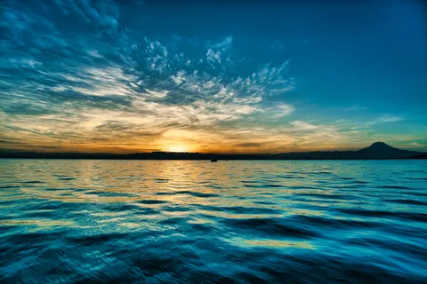 Still Water 4K Wallpaper · minimal · 3840×2560