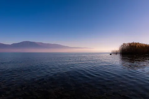 Still Water 4K Wallpaper · minimal · 3840×2560