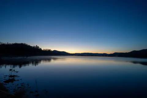 Still Water 4K Wallpaper · minimal · 3840×2560