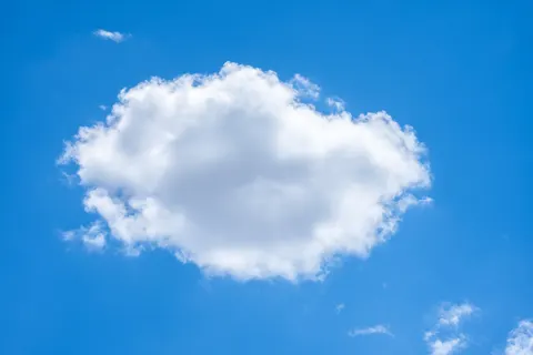 Pastellwolken 4K Hintergrundbild · minimal · 3840×2560