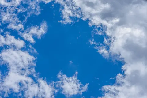 Pastel Clouds 4K Wallpaper · minimal · 3840×2560