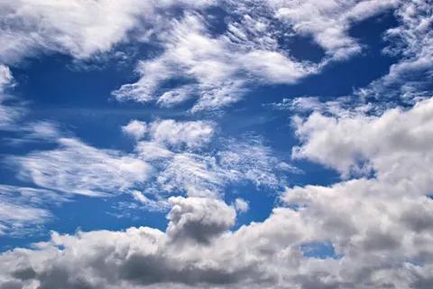 Pastellwolken 4K Hintergrundbild · minimal · 3840×2560