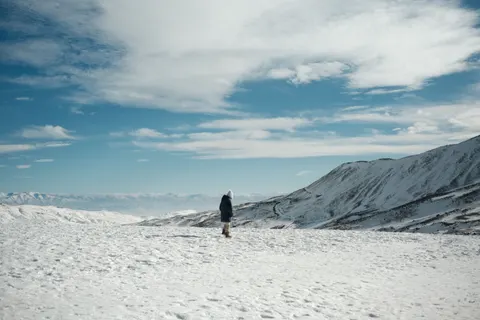Snow Field 4K Wallpaper · minimal · 3840×2560