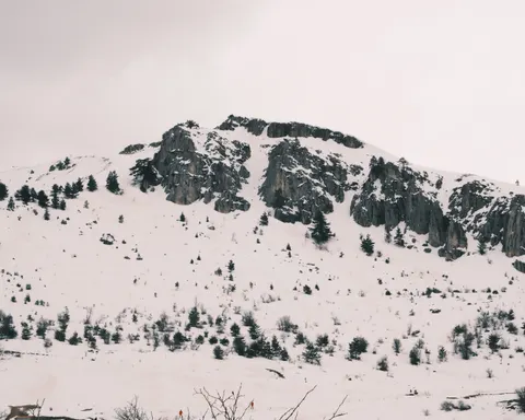 Snow Field 4K Wallpaper · minimal · 3840×3076