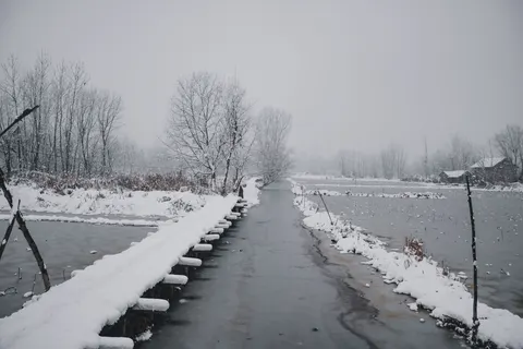 والپیپر برف‌زار با کیفیت 4K · minimal · 3840×2560