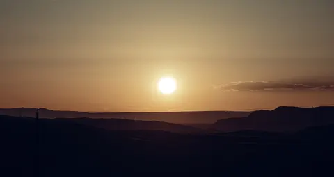 Dune Sunset 4K Wallpaper · minimal · 3840×2038
