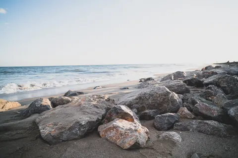 Zen Stones 4K Wallpaper · minimal · 3840×2555