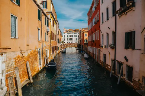 Venice Canal 4K Wallpaper · architecture · 3840×2560