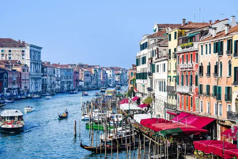 Venice Canal 4K Wallpaper · architecture · 3840×2560
