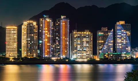 Hongkong bij nacht 4K-achtergrond · city · 3840×2266