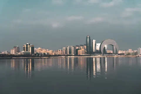 Dubai Skyline 4K Wallpaper · city · 3840×2560
