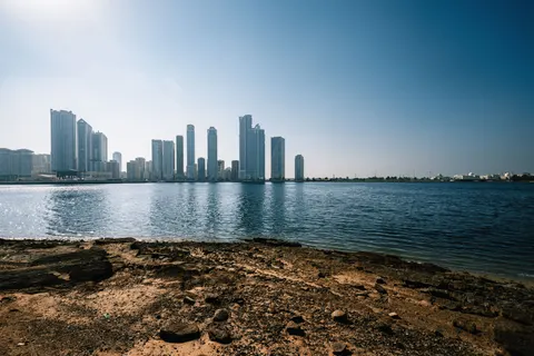 Dubai Skyline 4K Wallpaper · city · 3840×2560