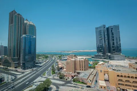 Dubai Skyline 4K Wallpaper · city · 3840×2563