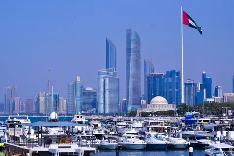 Dubai Skyline 4K Wallpaper · city · 3840×2560