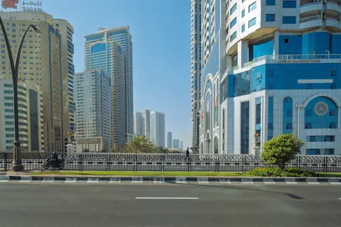 Dubai Skyline 4K Wallpaper · city · 3840×2560