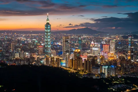Shanghai Night 4K Wallpaper · city · 3840×2561