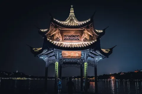 上海夜景 4K桌布 · city · 3840×2560