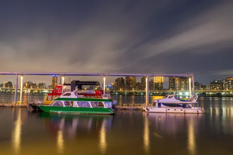 Shanghai Night 4K Wallpaper · city · 3840×2560
