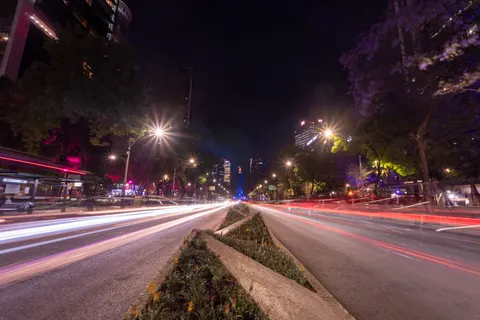 Light Trails 4K Wallpaper · city · 3840×2560