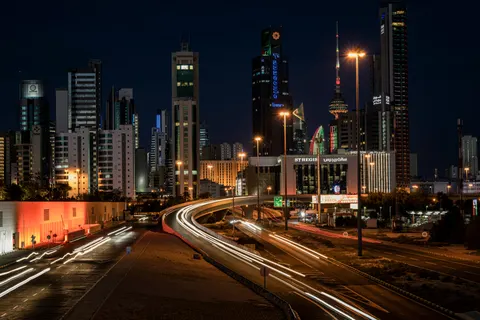 Light Trails 4K Wallpaper · city · 3840×2560
