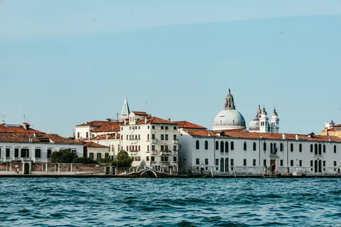 Venice Canal 4K Wallpaper · architecture · 3840×2560