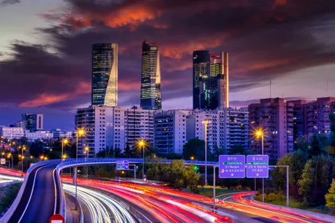 Light Trails 4K Wallpaper · city · 3840×2560