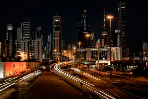 Light Trails 4K Wallpaper · city · 3840×2560