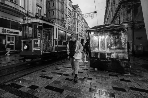 Rainy Street 4K Wallpaper · city · 3840×2560