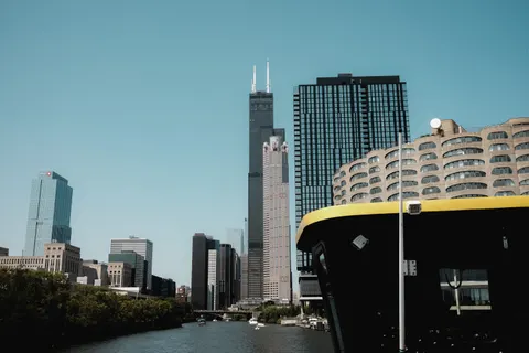 Chicago Skyline 4K Wallpaper · city · 3840×2560