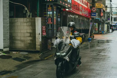 Seoul Night 4K Wallpaper · city · 3840×2560