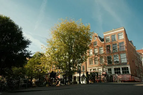 Amsterdam Canals 4K Wallpaper · city · 3840×2560