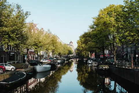 Amsterdam Canals 4K Wallpaper · city · 3840×2560
