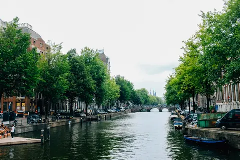 Amsterdam Canals 4K Wallpaper · city · 3840×2560