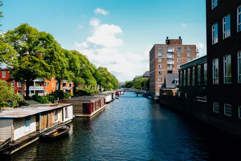 Amsterdam Canals 4K Wallpaper · city · 3840×2560