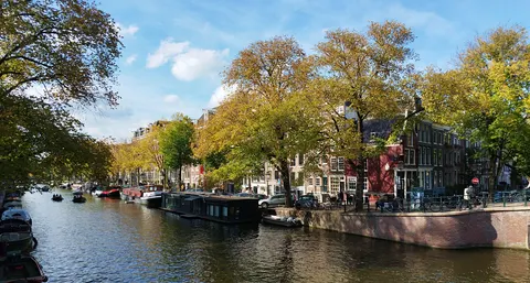 Sfondo Città 4K · city · 3840×2056