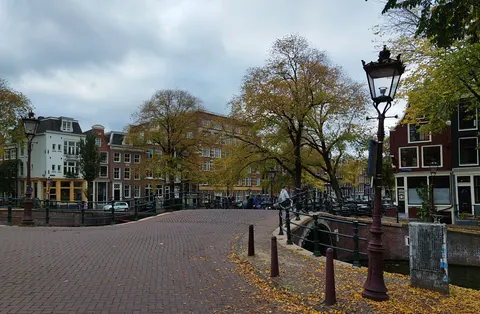 Amsterdam Canals 4K Wallpaper · city · 3840×2510