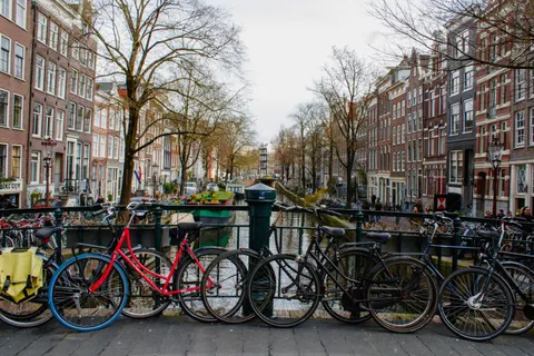 Amsterdam Canals 4K Wallpaper · city · 3840×2560