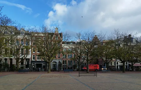 Amsterdam Canals 4K Wallpaper · city · 3840×2463