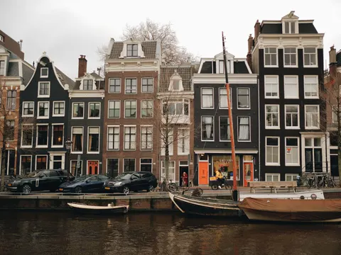Amsterdam Canals 4K Wallpaper · city · 3840×2882