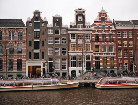 Amsterdam Canals 4K Wallpaper · city · 3840×2922