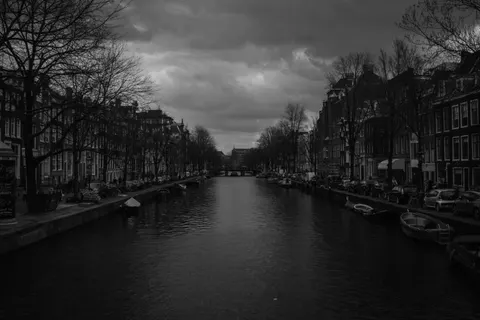 Amsterdam Canals 4K Wallpaper · city · 3840×2560