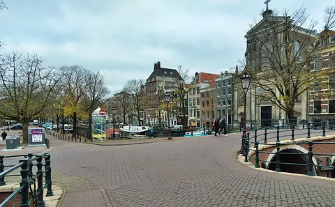 Amsterdam Canals 4K Wallpaper · city · 3840×2378